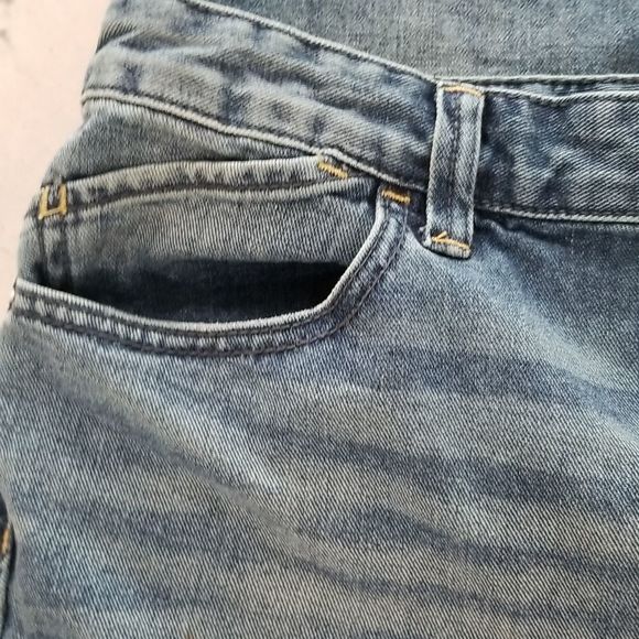 FP Women's Distressed Denim Capri Jeans, Cut-Offs, Frayed Hem - Picture 3 of 16